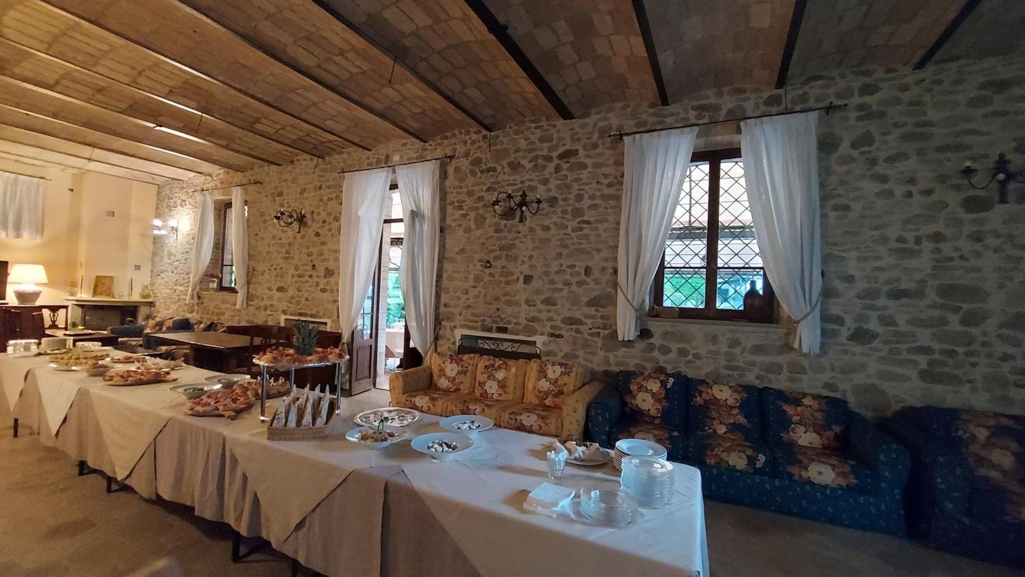 Country Hotel Poggiomanente Umbertide Exterior photo